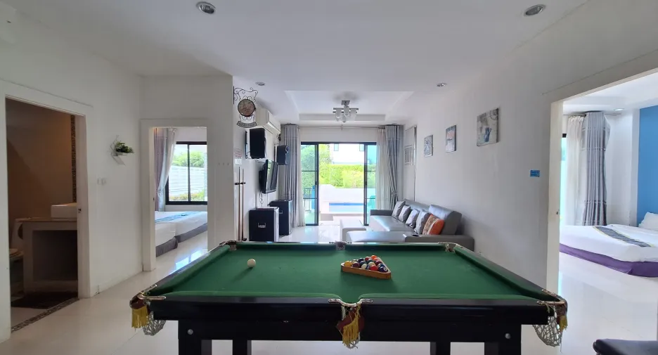 For rent 4 bedrooms villa in Hua Hin, Prachuap Khiri Khan