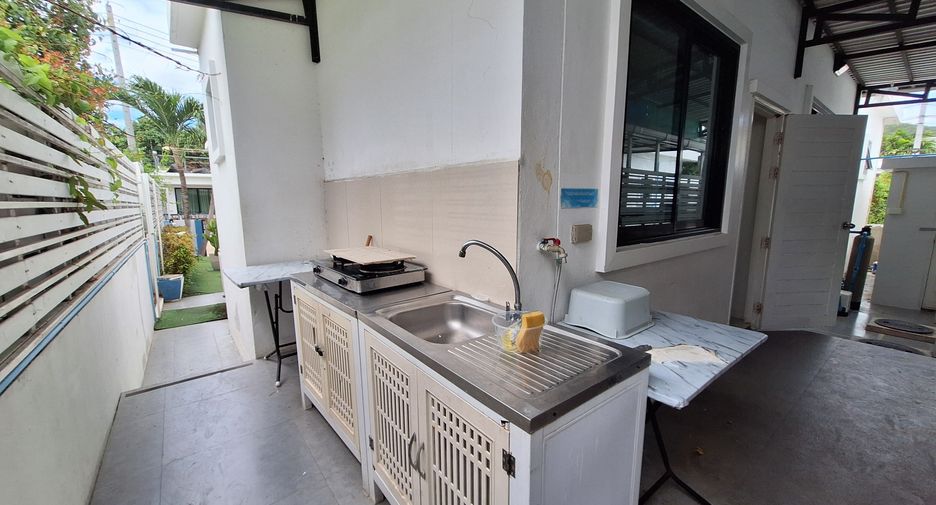 For rent 4 bedrooms villa in Hua Hin, Prachuap Khiri Khan