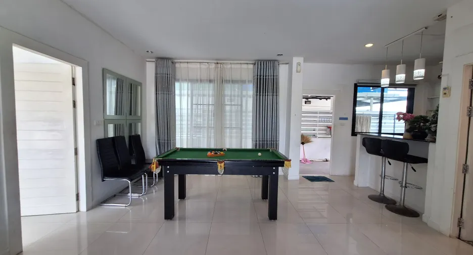 For rent 4 bedrooms villa in Hua Hin, Prachuap Khiri Khan