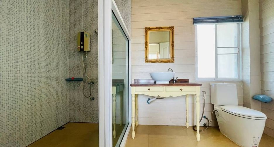 Haus zum Kauf mit 5 Zimmer in Mueang Chiang Mai, Chiang Mai