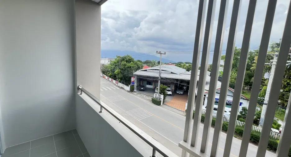 Casa adosada en venta de 3 habitaciones en San Sai, Chiang Mai