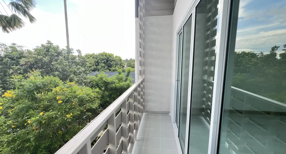 Casa adosada en venta de 3 habitaciones en San Sai, Chiang Mai