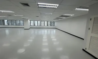 For sale and for rent office in Watthana, Bangkok