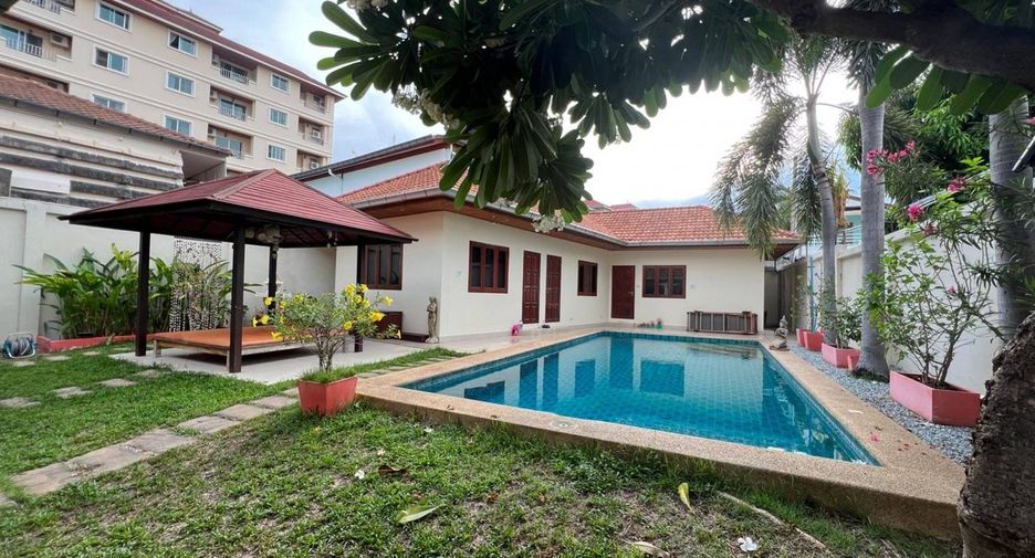 Villa en venta y en alquiler de 5 habitaciones en Bang Lamung, Chonburi