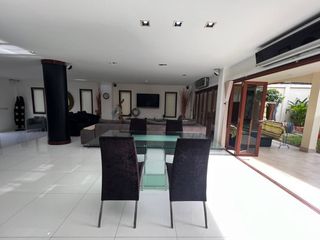 Villa zum Kauf und zur Miete mit 5 Zimmer in Bang Lamung, Chonburi
