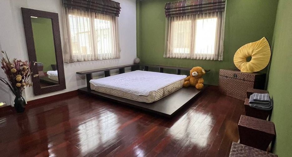 Villa en venta y en alquiler de 5 habitaciones en Bang Lamung, Chonburi