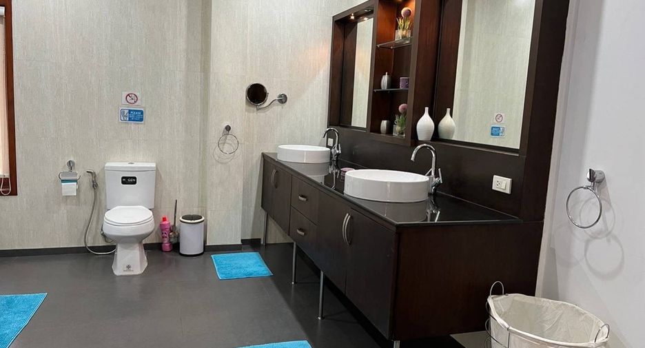 Villa en venta y en alquiler de 5 habitaciones en Bang Lamung, Chonburi