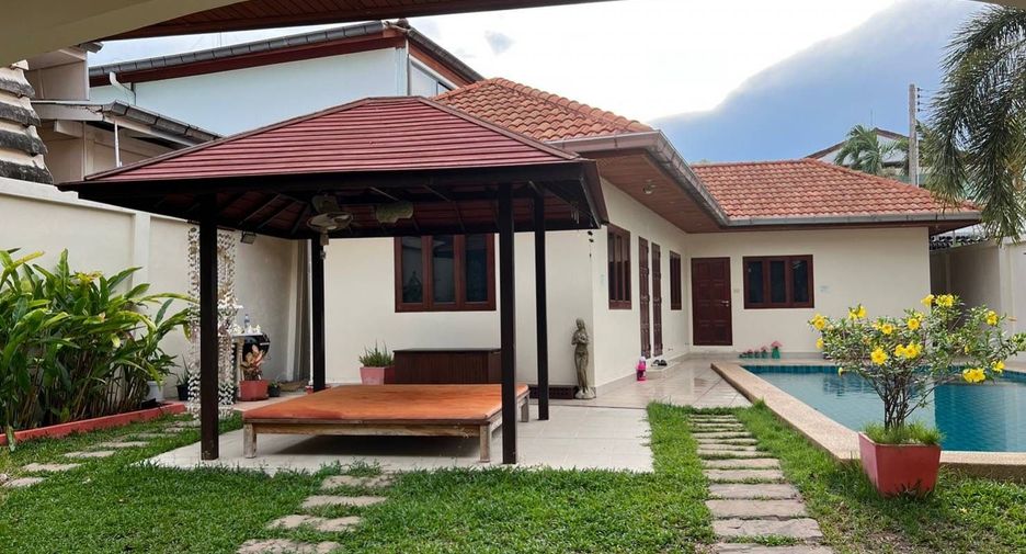 Villa en venta y en alquiler de 5 habitaciones en Bang Lamung, Chonburi
