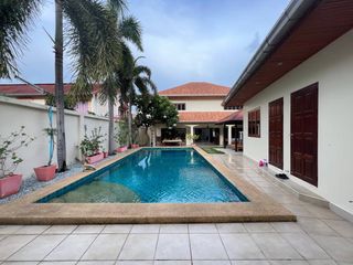 Villa zum Kauf und zur Miete mit 5 Zimmer in Bang Lamung, Chonburi