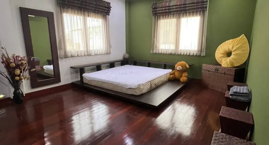 Villa en venta y en alquiler de 5 habitaciones en Bang Lamung, Chonburi
