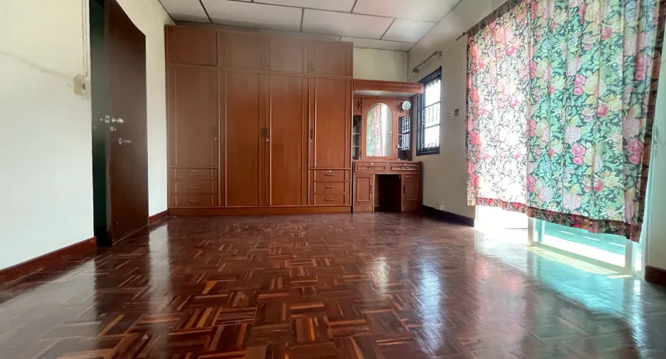 For sale 3 bedrooms townhouse in Bueng Kum, Bangkok