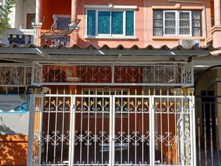 À vendre 2 chambres maison de ville à Sai Mai, Bangkok