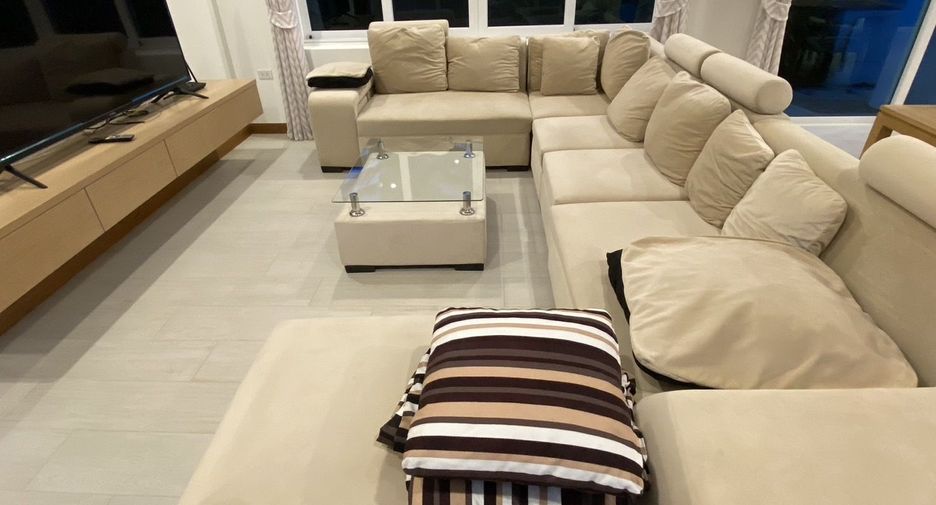For rent 3 bedrooms villa in Hua Hin, Prachuap Khiri Khan