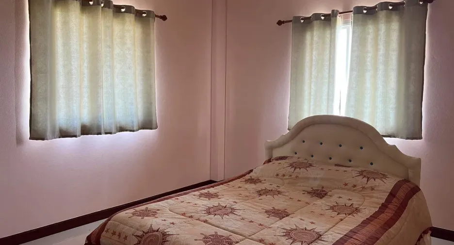 For sale 4 bedrooms house in Cha Am, Phetchaburi