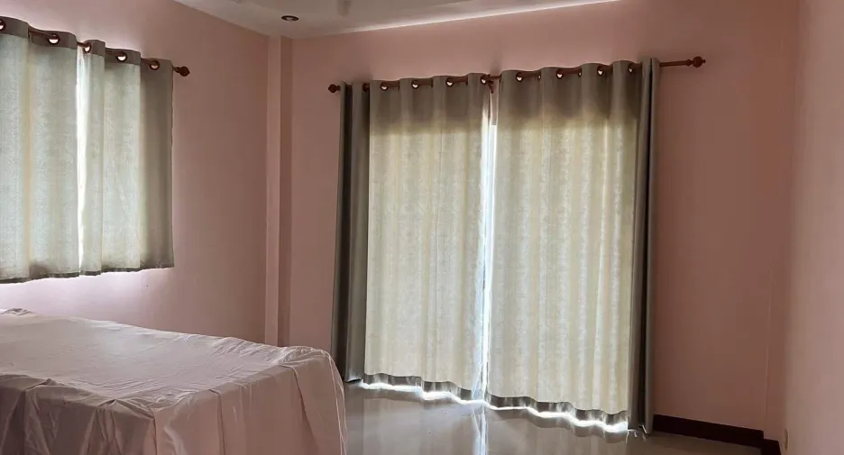 For sale 4 bedrooms house in Cha Am, Phetchaburi