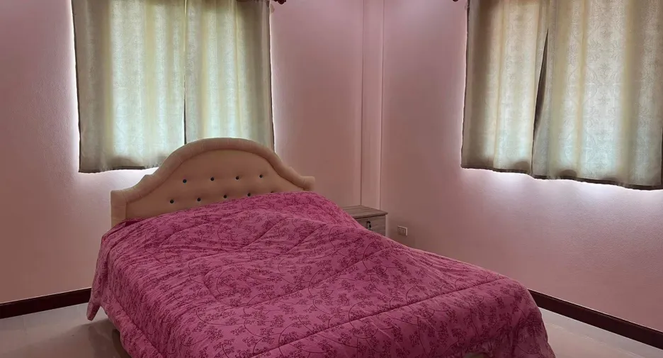 For sale 4 bedrooms house in Cha Am, Phetchaburi