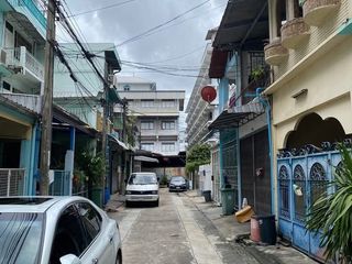 For sale 3 bedrooms house in Yan Nawa, Bangkok