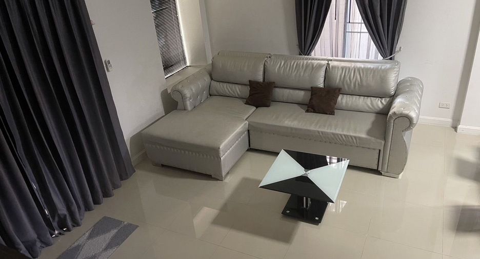 Casa adosada en venta de 3 habitaciones en San Kamphaeng, Chiang Mai