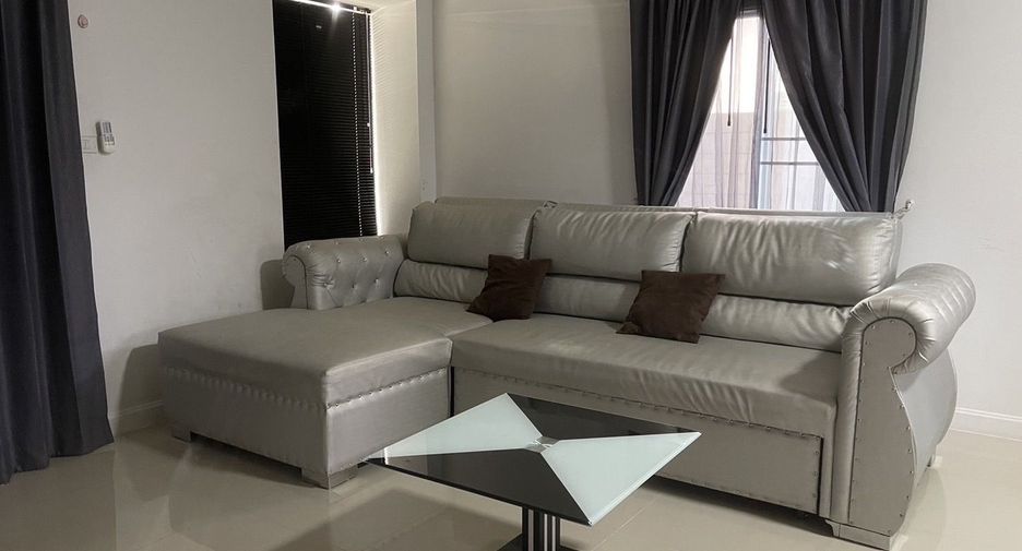 Casa adosada en venta de 3 habitaciones en San Kamphaeng, Chiang Mai