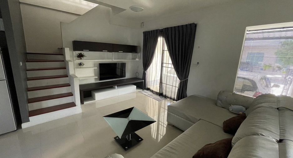 Casa adosada en venta de 3 habitaciones en San Kamphaeng, Chiang Mai