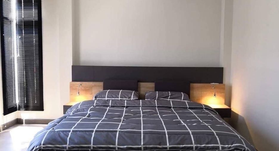 Casa adosada en venta de 3 habitaciones en San Kamphaeng, Chiang Mai