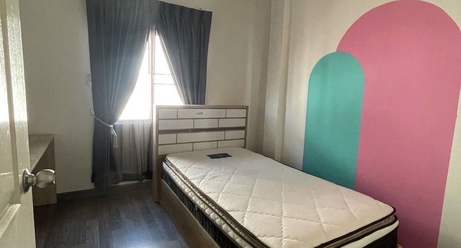 Casa adosada en venta de 3 habitaciones en San Kamphaeng, Chiang Mai