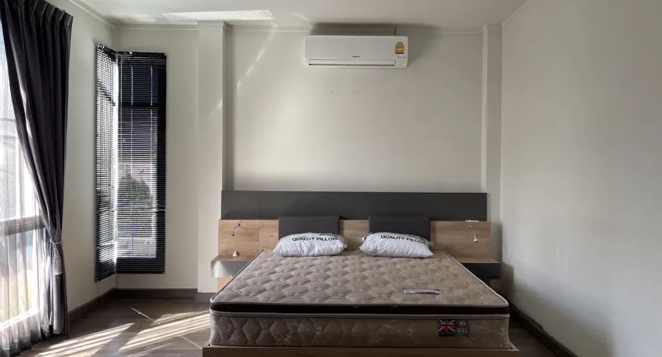 Reihenhaus zum Kauf mit 3 Zimmer in San Kamphaeng, Chiang Mai