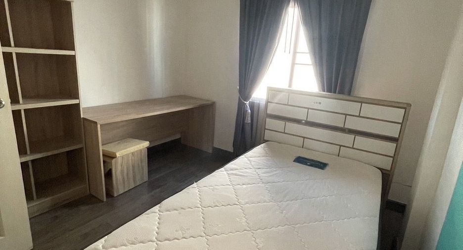 Casa adosada en venta de 3 habitaciones en San Kamphaeng, Chiang Mai