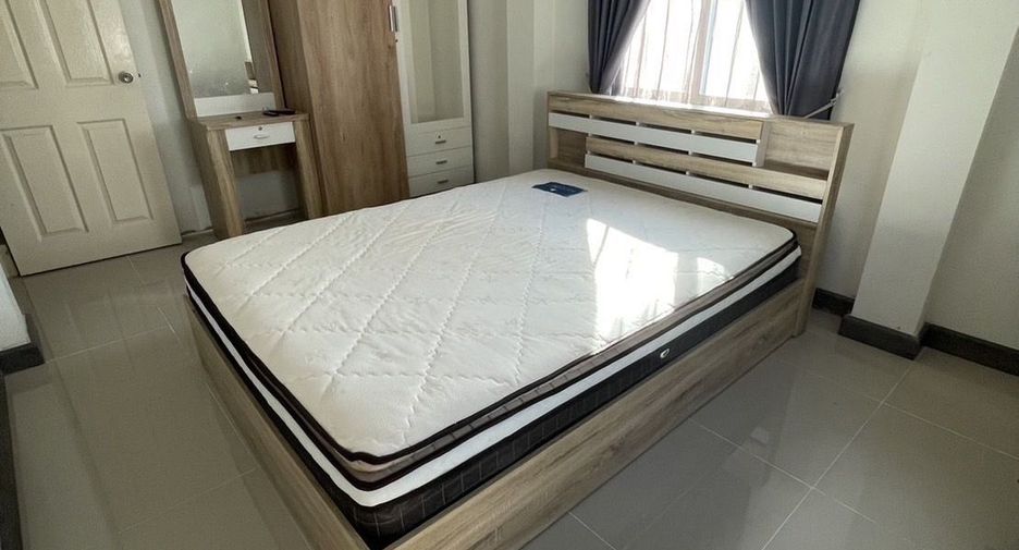 Casa adosada en venta de 3 habitaciones en San Kamphaeng, Chiang Mai