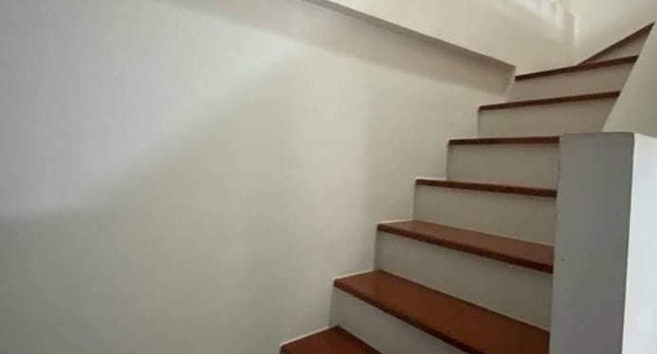 Casa adosada en venta de 3 habitaciones en San Kamphaeng, Chiang Mai