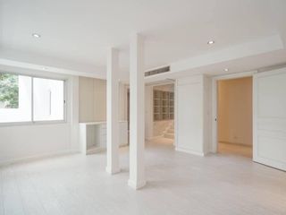 For sale 4 ベッドルーム townhouse in Khlong Toei, Bangkok