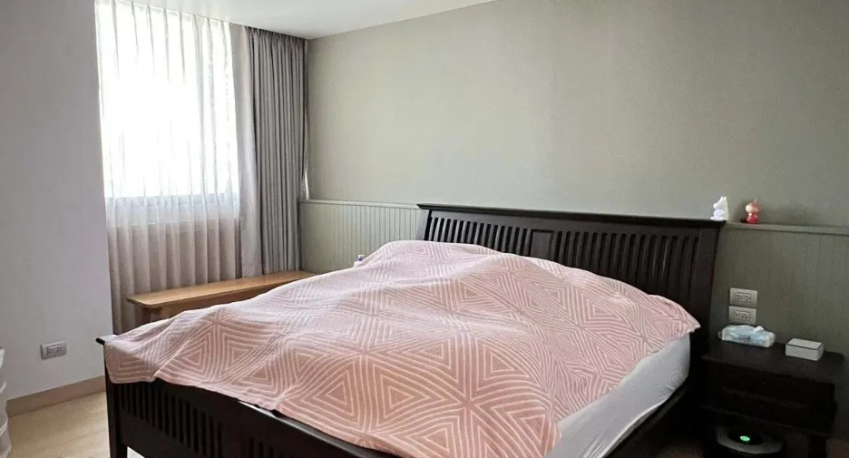 For sale 2 bedrooms condo in Watthana, Bangkok