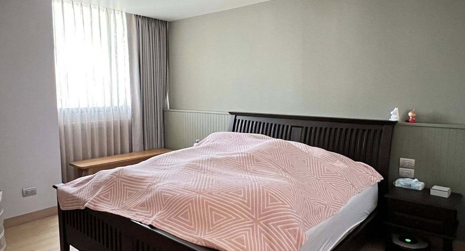 For sale 2 bedrooms condo in Watthana, Bangkok