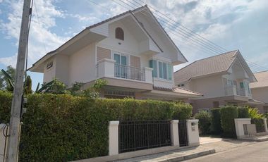 For rent 3 bedrooms house in San Kamphaeng, Chiang Mai