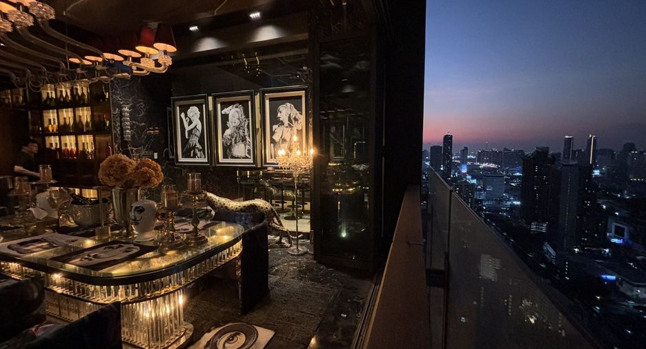 For sale 3 bedrooms condo in Watthana, Bangkok
