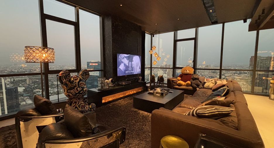 For sale 3 bedrooms condo in Watthana, Bangkok
