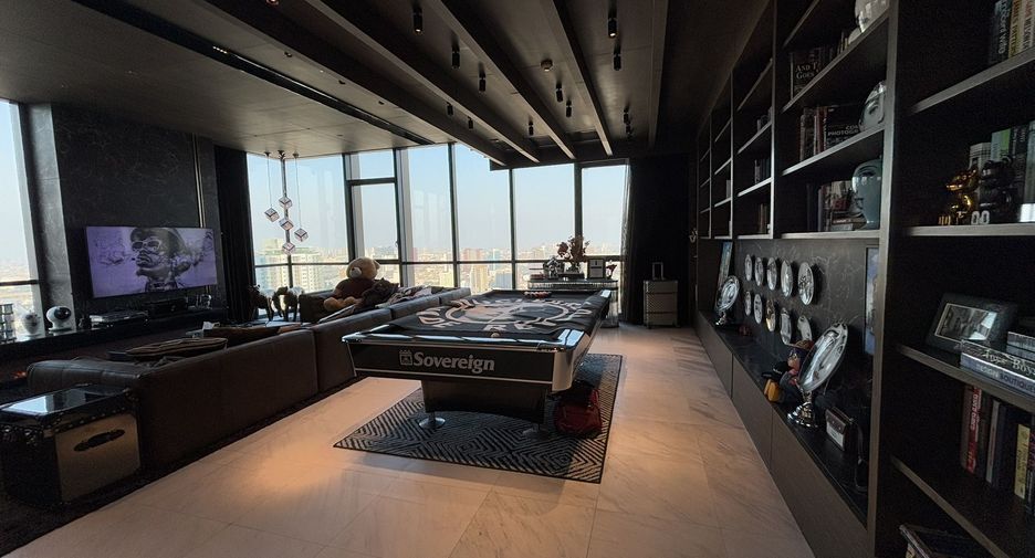 For sale 3 bedrooms condo in Watthana, Bangkok