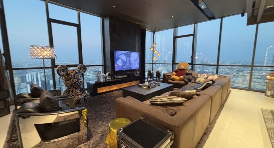For sale 3 bedrooms condo in Watthana, Bangkok