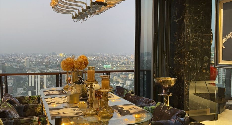 For sale 3 bedrooms condo in Watthana, Bangkok