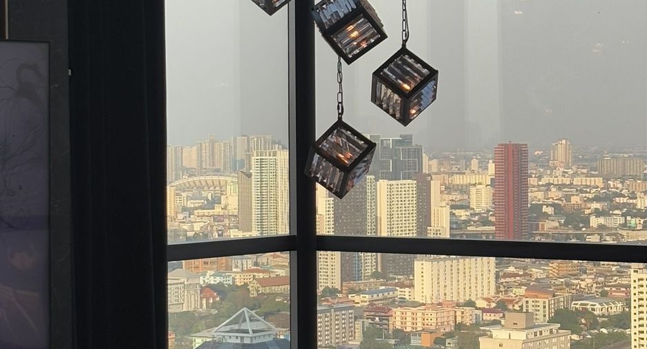 For sale 3 bedrooms condo in Watthana, Bangkok
