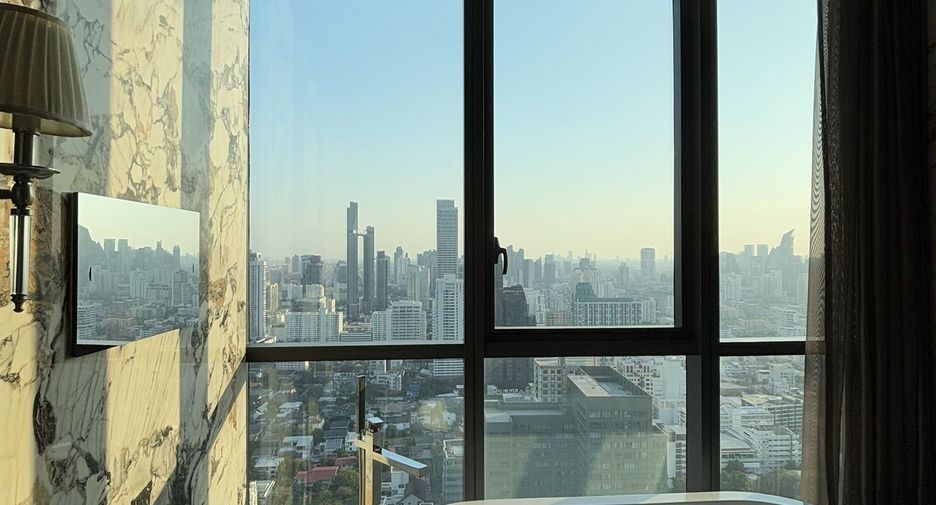 For sale 3 bedrooms condo in Watthana, Bangkok