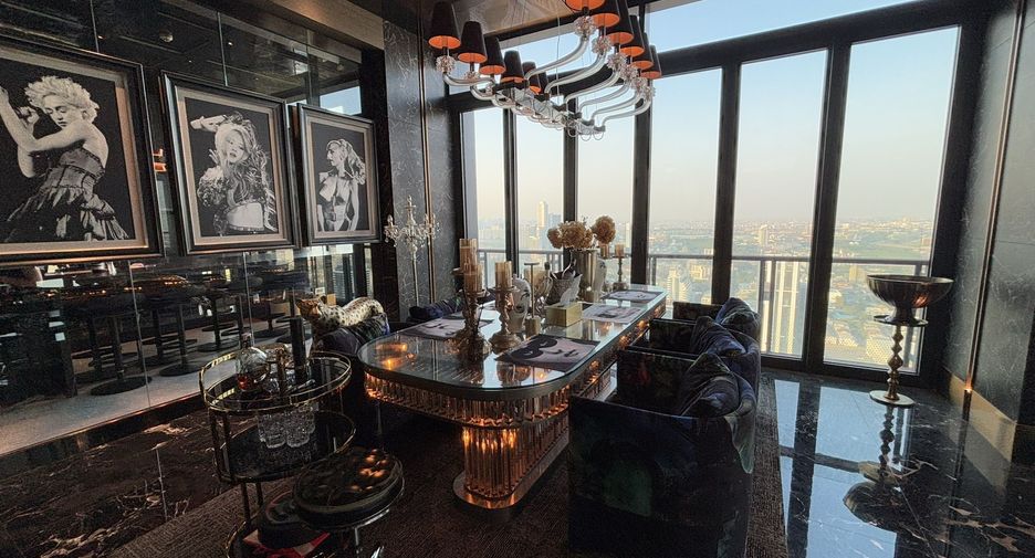 For sale 3 bedrooms condo in Watthana, Bangkok
