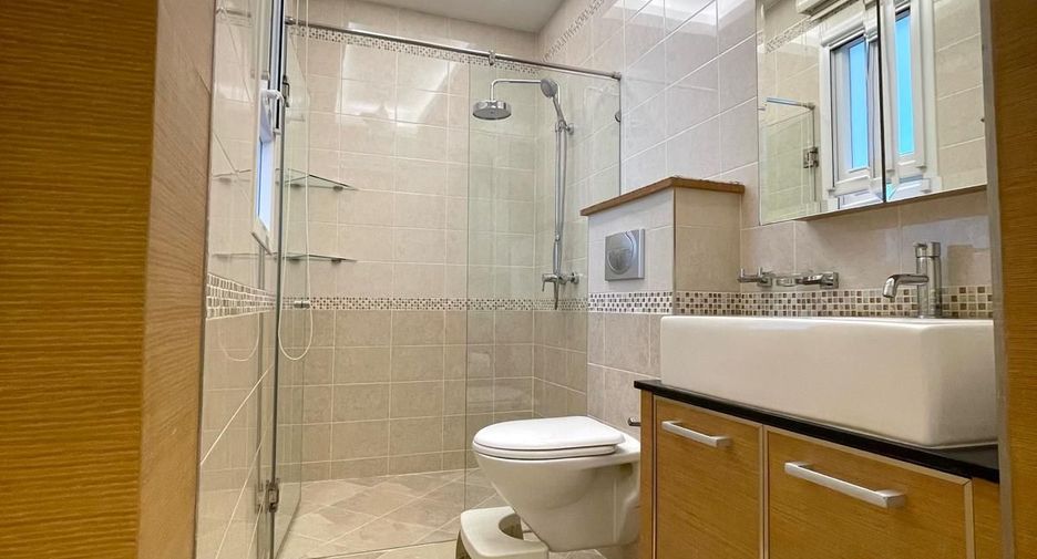 For rent 2 bedrooms villa in Bang Lamung, Chonburi