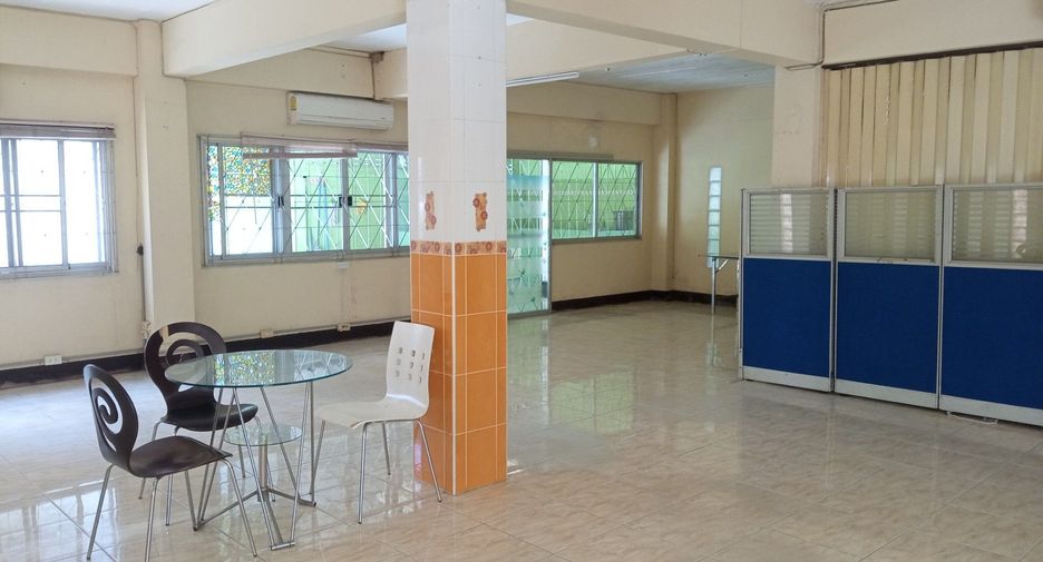 For rent 8 ベッドルーム office in Mueang Chiang Mai, Chiang Mai