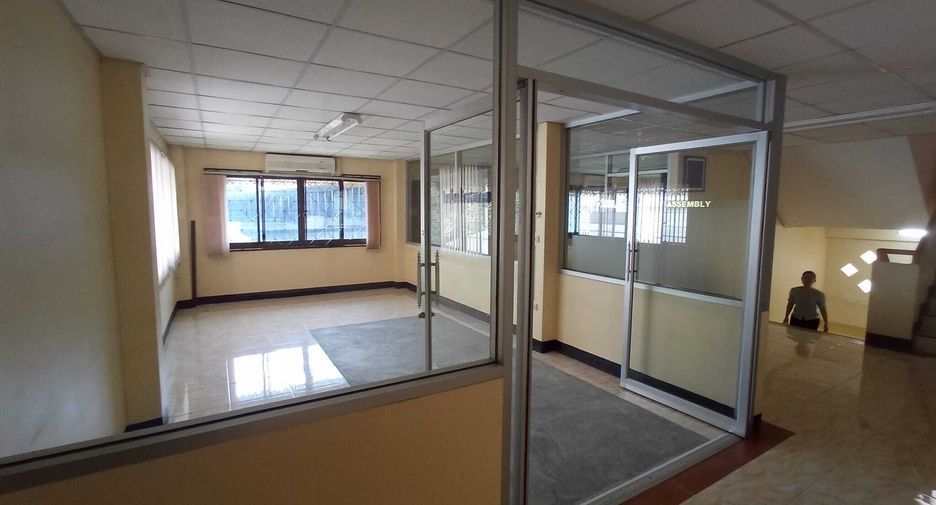 For rent 8 ベッドルーム office in Mueang Chiang Mai, Chiang Mai