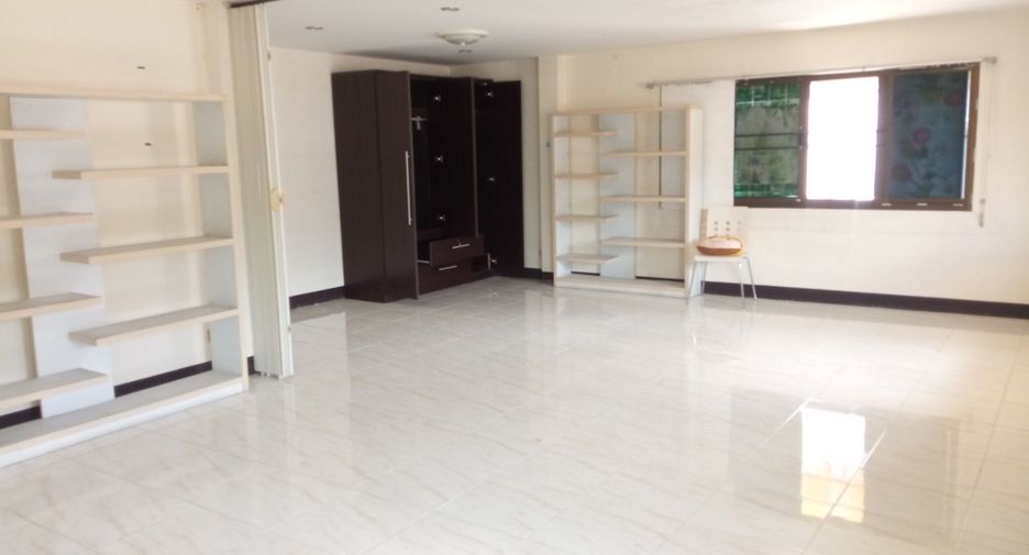 For rent 8 ベッドルーム office in Mueang Chiang Mai, Chiang Mai