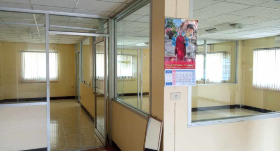 For rent 8 ベッドルーム office in Mueang Chiang Mai, Chiang Mai