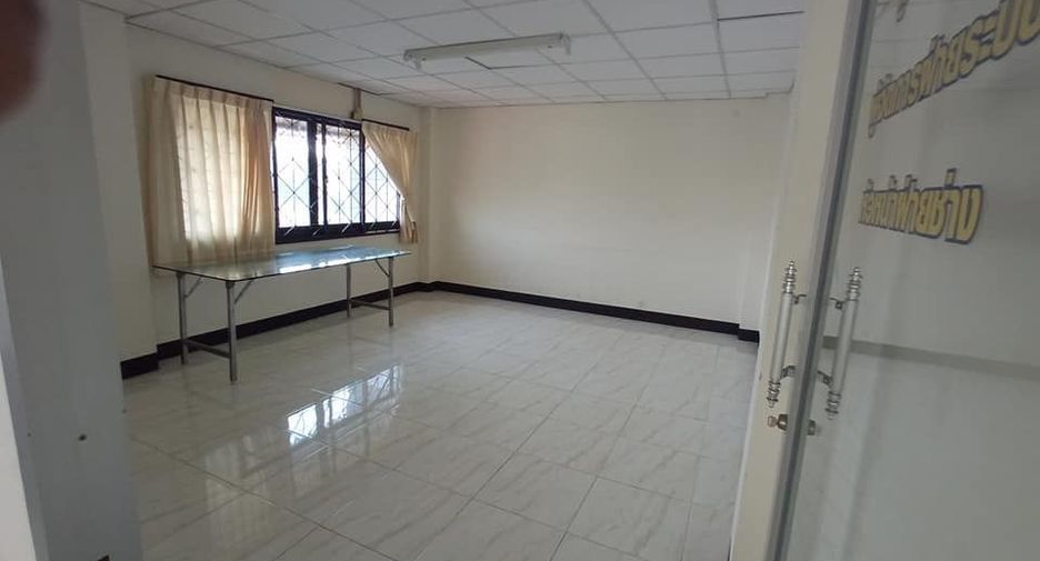 For rent 8 ベッドルーム office in Mueang Chiang Mai, Chiang Mai