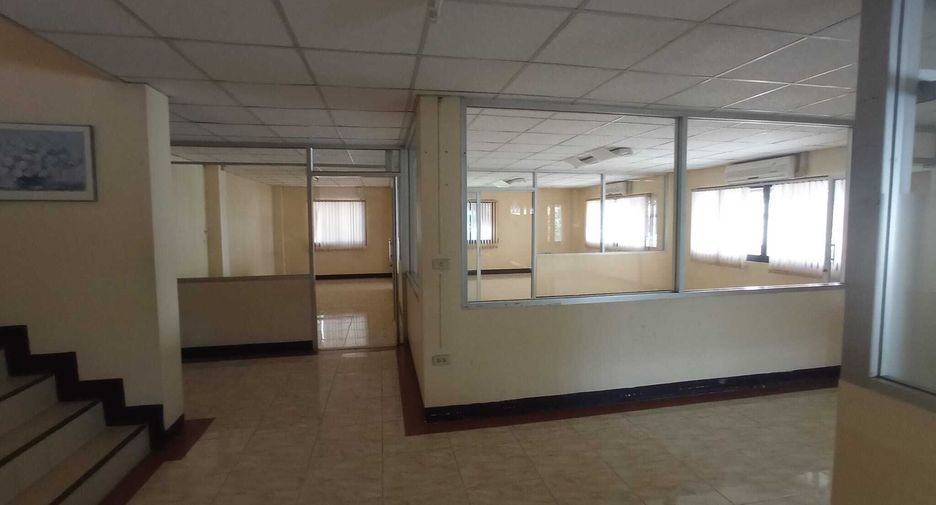 For rent 8 ベッドルーム office in Mueang Chiang Mai, Chiang Mai