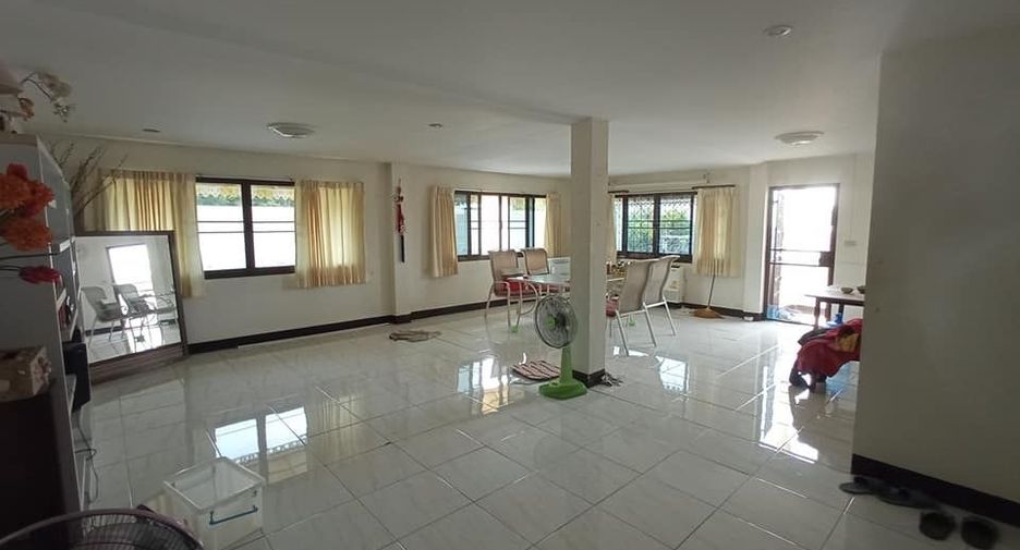 For rent 8 ベッドルーム office in Mueang Chiang Mai, Chiang Mai